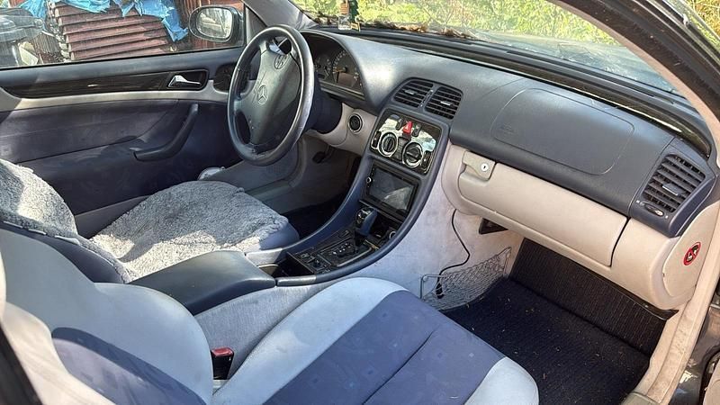 Blau Gebraucht 2000 Mercedes CLK200 Coupé | 1.550 € (Guter Preis) - Bild 1/4