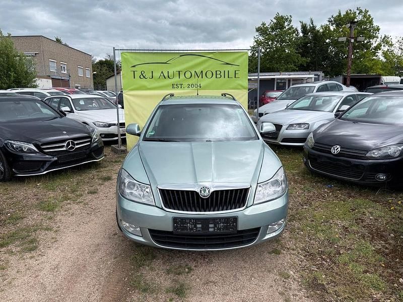 Grau Gebraucht 2009 Skoda Octavia Elegance Kombi | 3.750 € (Fairer Preis) - Bild 1/4