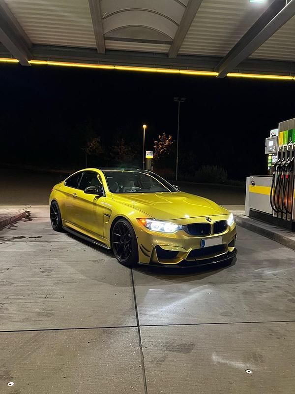 Gelb Gebraucht 2016 BMW M4 Competition Edition Coupé | 49.999 € - Bild 1/4