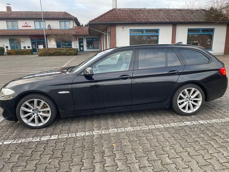 Gebraucht BMW 525 Shadowline 204 PS (150 kW) 2011 Schwarz Kombi