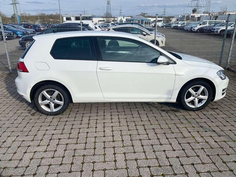 Gebraucht VW Golf VII Cup 105 PS (77 kW) 2014 Pure white Limousine
