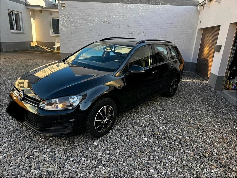 Gebraucht VW Golf VII Trendline 110 PS (80 kW) 2014 Schwarz Kombi