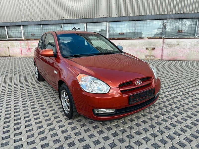 Gebraucht Hyundai Accent 97 PS (71 kW) 2007 Gold Kleinwagen