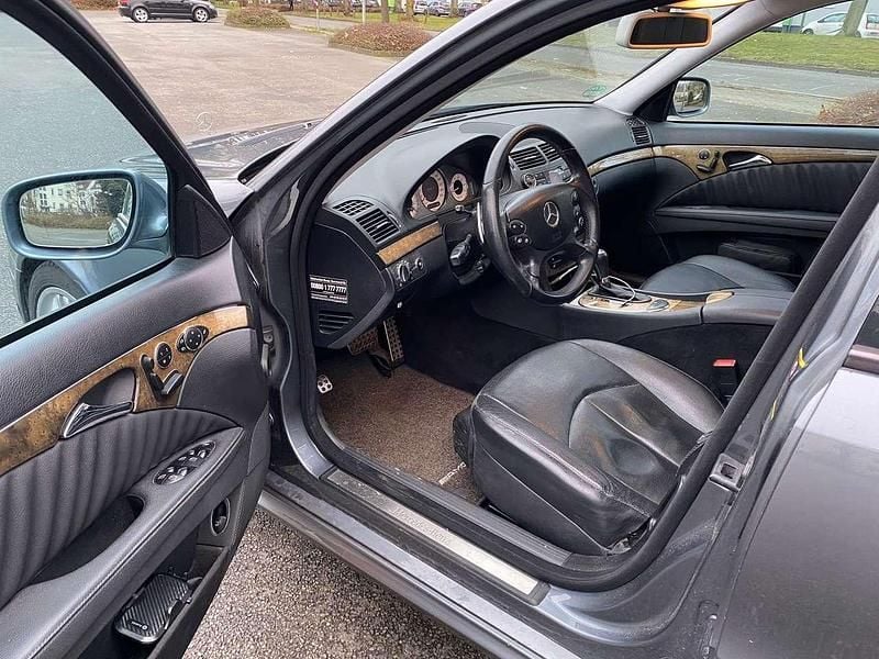 Gebraucht Mercedes E550 AMG line 387 PS (284 kW) 2007 Grau Kombi