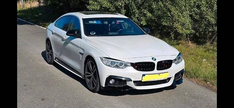 Weiß Gebraucht 2016 BMW 428 Comfort Edition Coupé | 18.500 € (Superpreis) - Bild 1/4