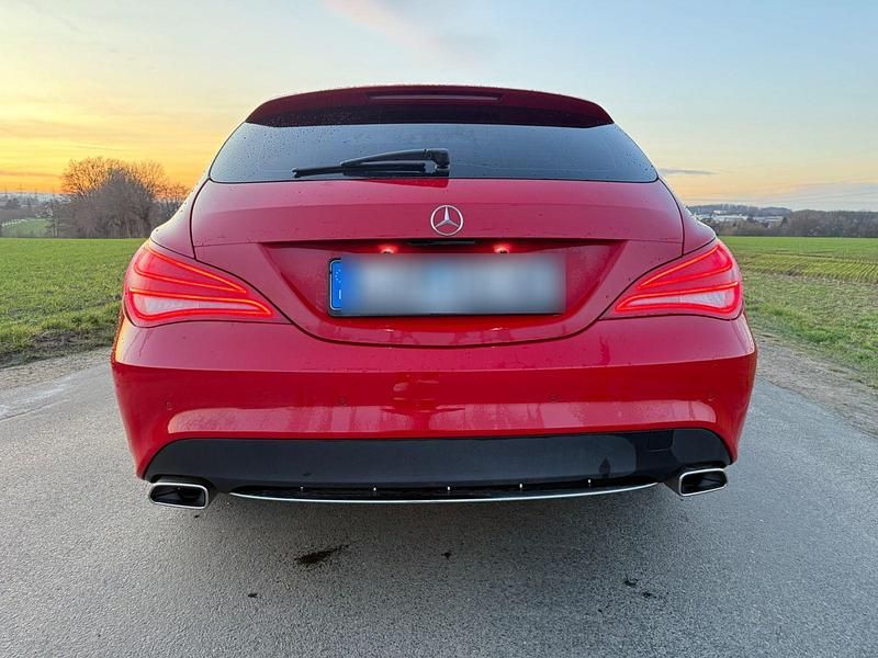 Gebraucht Mercedes CLA250 AMG line 211 PS (155 kW) 2016 Rot Limousine