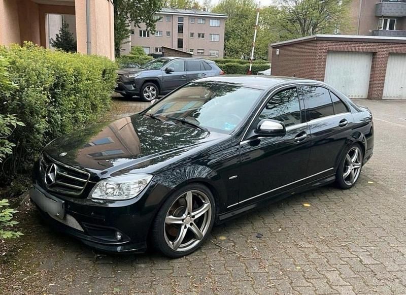 Schwarz Gebraucht 2008 Mercedes C320 Limousine | 7.000 € (Fairer Preis) - Bild 1/4