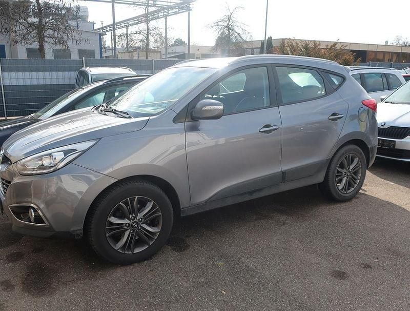 Grau Gebraucht 2014 Hyundai ix35 Edition SUV | 6.750 € (Guter Preis) - Bild 1/4