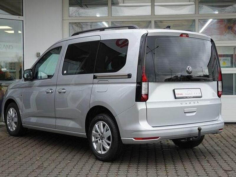 Gebraucht VW Caddy Life 122 PS (89 kW) 2023 Reflexsilber metallic Van / Kleinbus