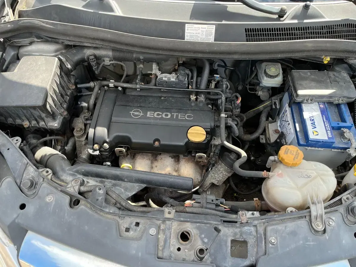 Gebraucht Opel Corsa 80 PS (58 kW) 2007 Silber Kleinwagen