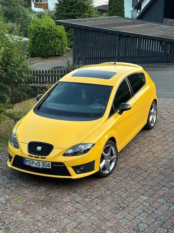 Gelb Gebraucht 2009 Cupra Leon Limousine | 7.249 € (Fairer Preis) - Bild 1/4