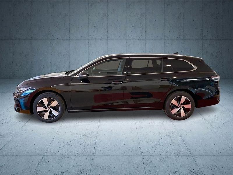 Neu VW Passat Business 150 PS (110 kW) 2026 Schwarz Kombi