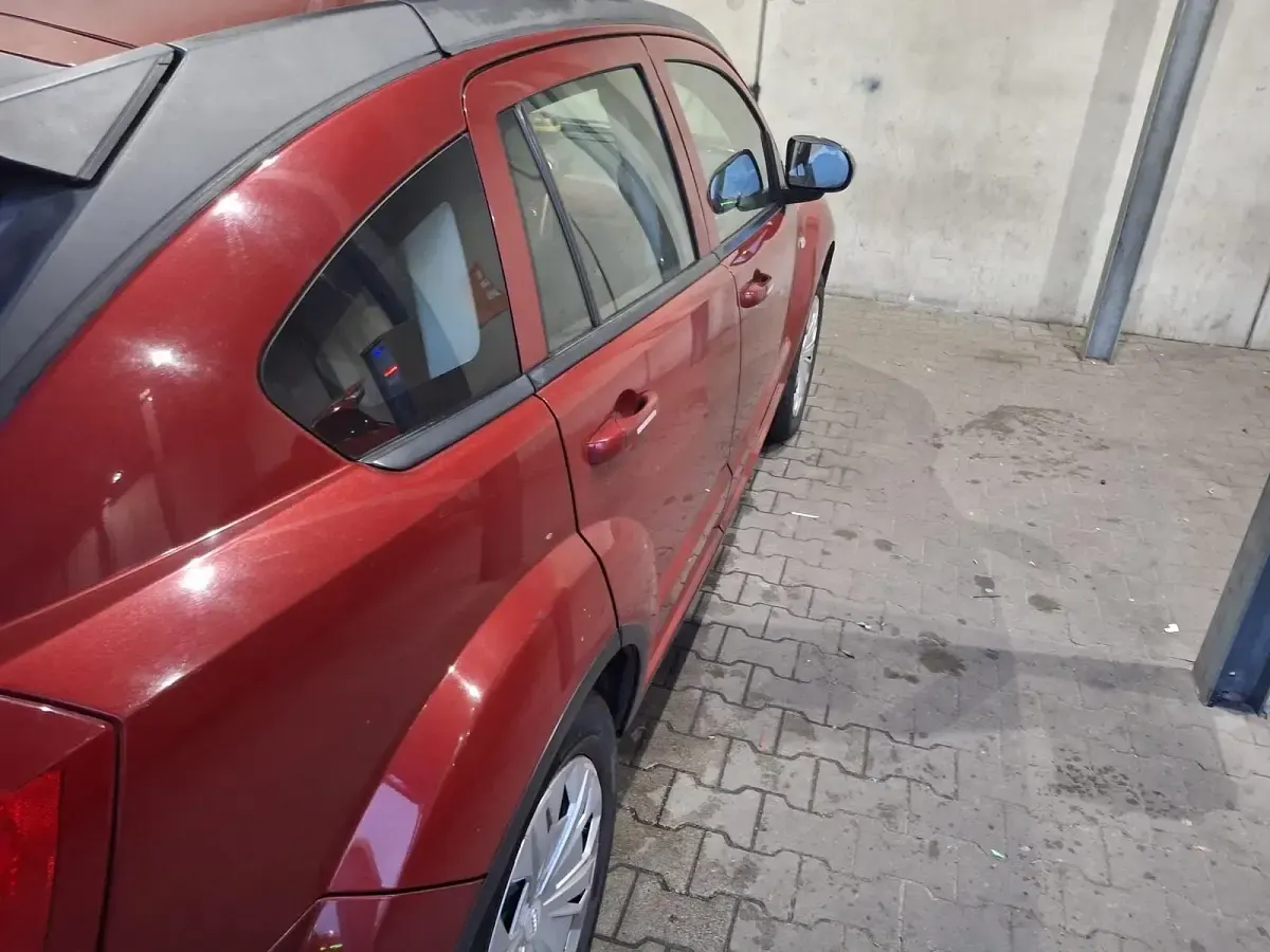 Gebraucht Dodge Caliber 150 PS (110 kW) 2010 Rot Kleinwagen