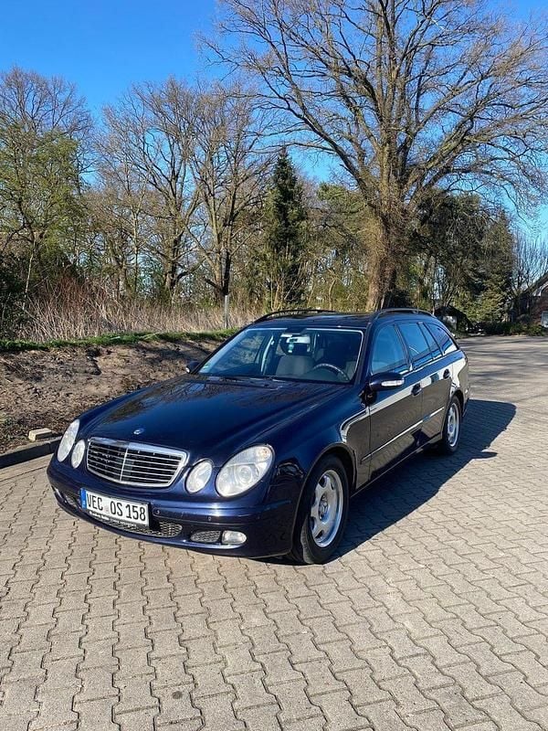 Blau Gebraucht 2006 Mercedes E280 Classic Kombi | 2.800 € (Teuer) - Bild 1/4