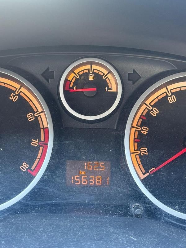 Gebraucht Opel Corsa 60 PS (44 kW) 2008 Rot Kleinwagen