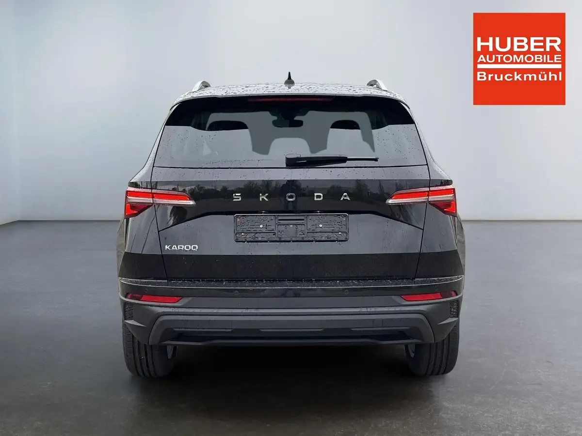 Neu Skoda Karoq Selection 150 PS (110 kW) 2026 Schwarzmagic perleffekt SUV