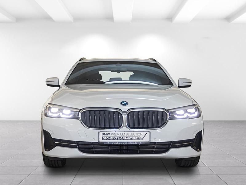 Gebraucht BMW 530 Sport Line 184 PS (135 kW) 2022 Weiß Kombi