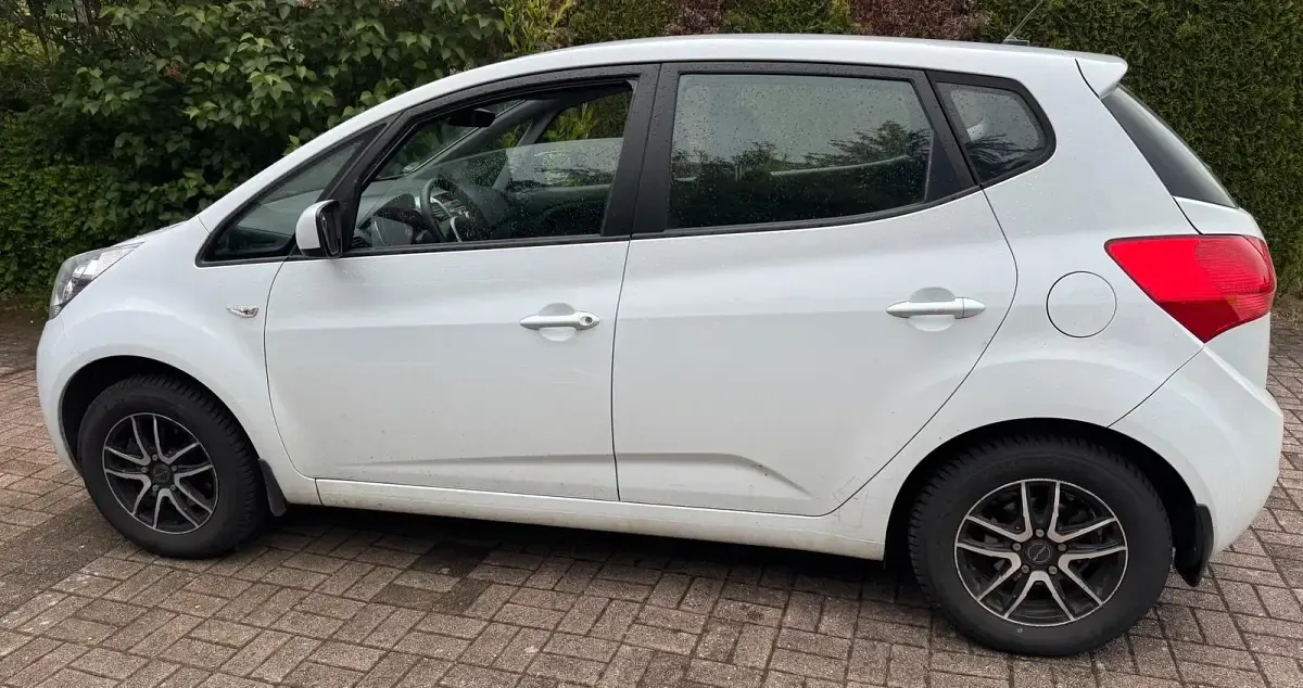 Gebraucht Kia Venga 90 PS (66 kW) 2014 Weiß Kleinwagen