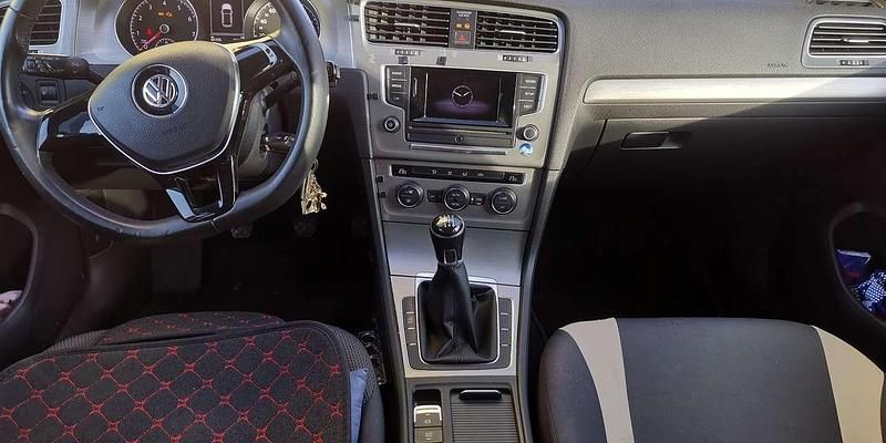 Gebraucht 2017 VW Golf VII Comfortline Limousine | 15.950 € (Fairer Preis) - Bild 1/4