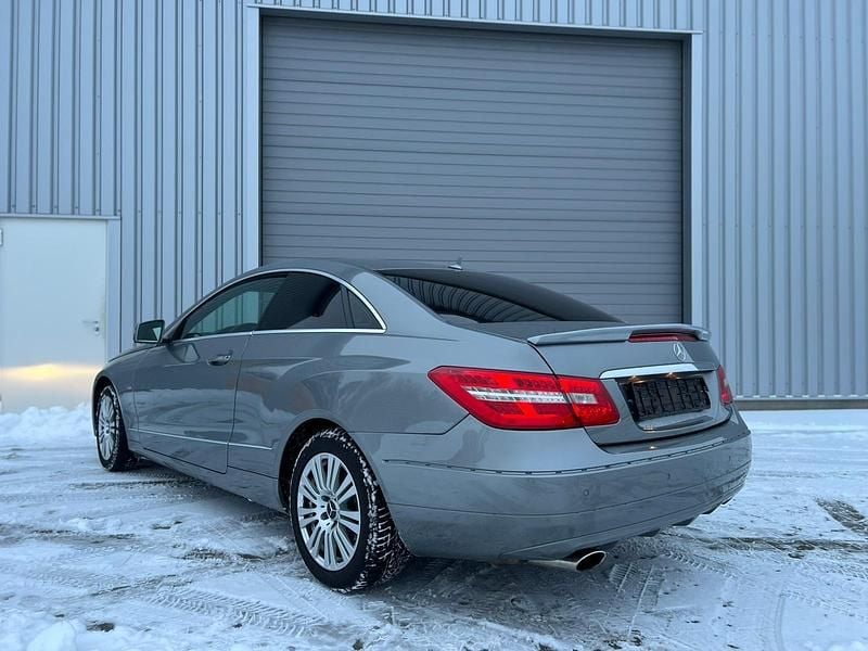 Gebraucht Mercedes E250 204 PS (150 kW) 2010 Silber Coupé
