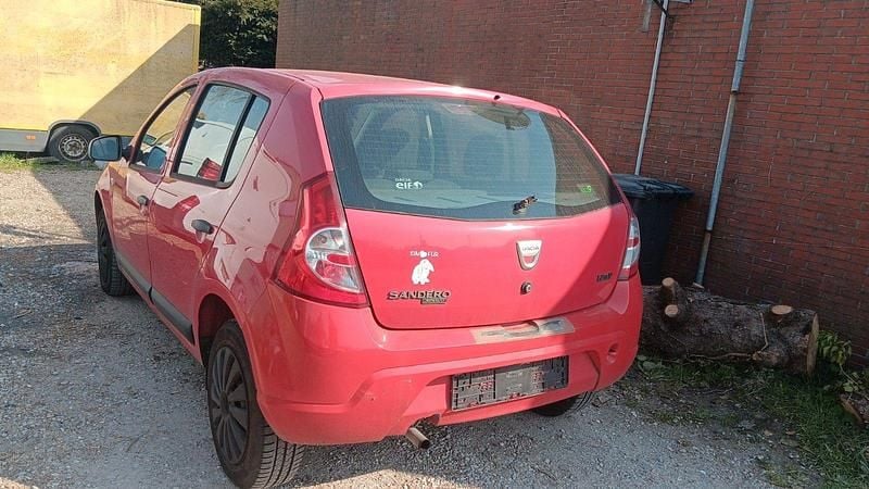 Gebraucht Dacia Sandero Lauréate 75 PS (55 kW) 2009 Rot Limousine