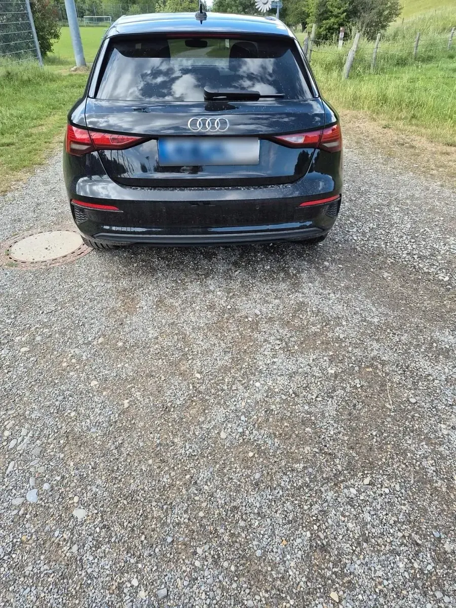 Gebraucht Audi A3 116 PS (85 kW) 2021 Schwarz Limousine