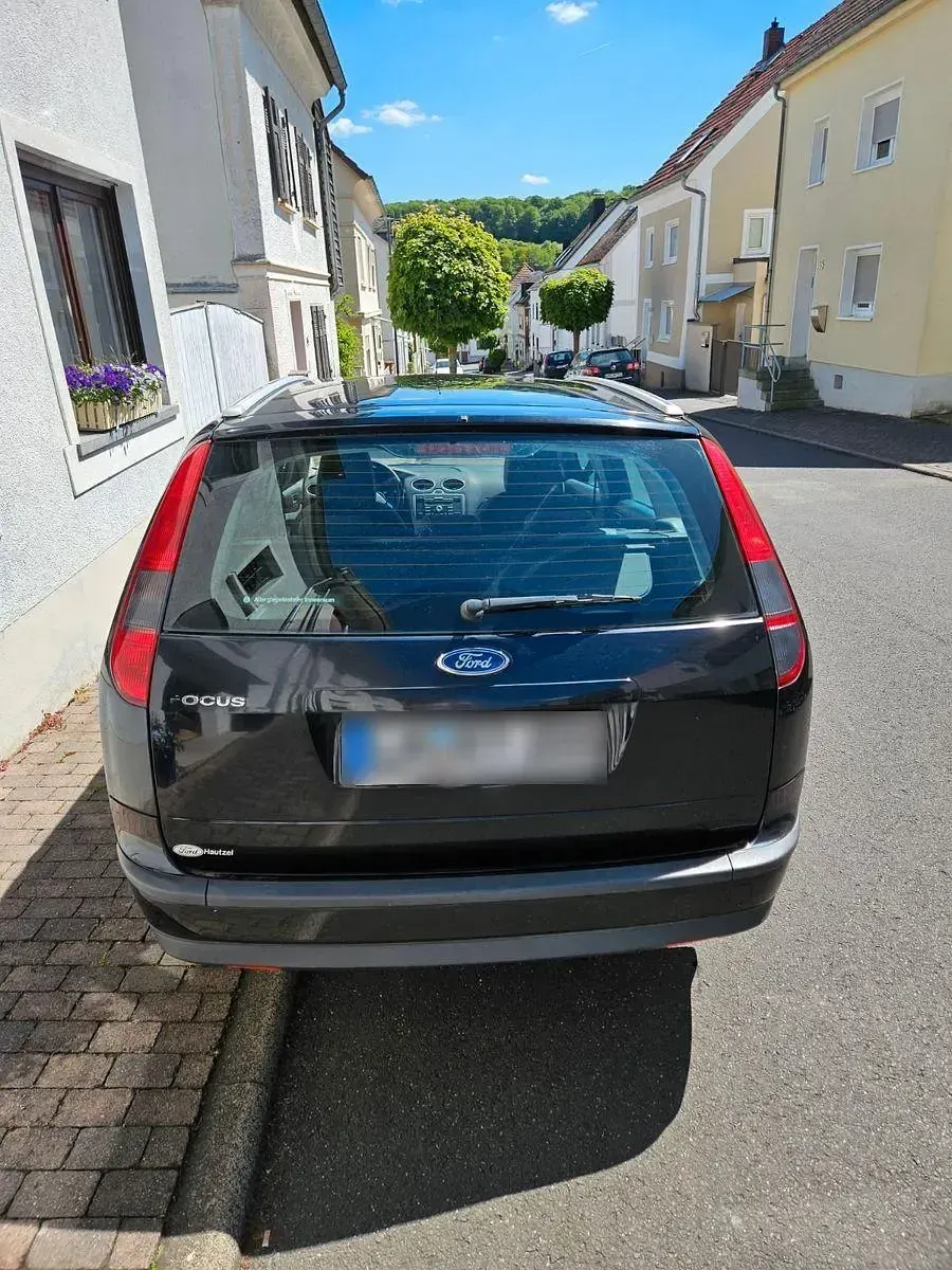 Gebraucht Ford Focus Ambiente 101 PS (74 kW) 2009 Schwarz Kombi