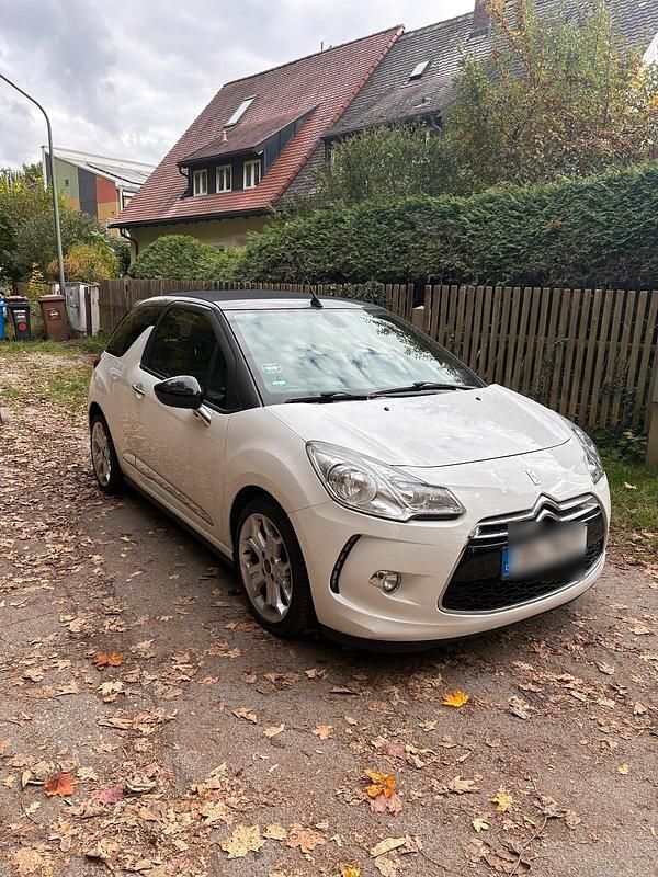 Weiß Gebraucht 2013 Citroën DS3 Cabriolet So Chic Cabrio | 5.100 € (Guter Preis) - Bild 1/4