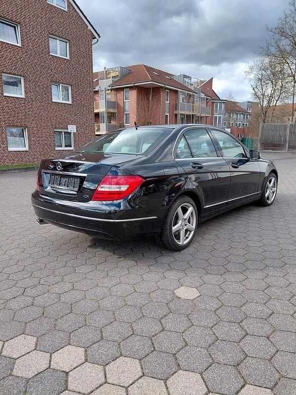 Gebraucht Mercedes C200 184 PS (135 kW) 2012 Schwarz Limousine