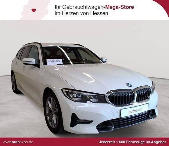 Alpinweiß Gebraucht 2021 BMW 318 Sport Line Kombi | 16.990 € (Fairer Preis) - Bild 1/4