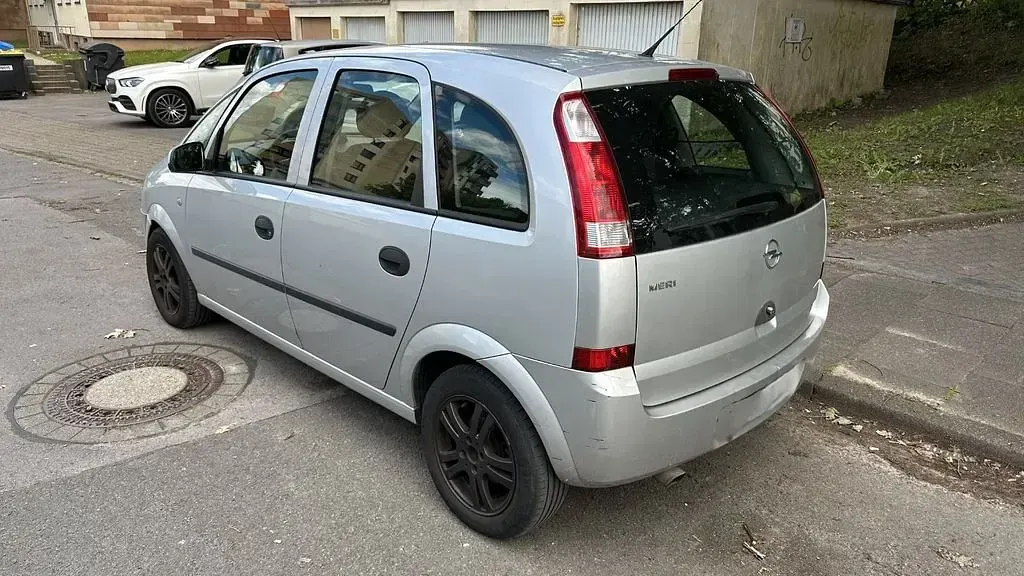 Gebraucht Opel Meriva 125 PS (91 kW) 2003 Silber Van / Kleinbus