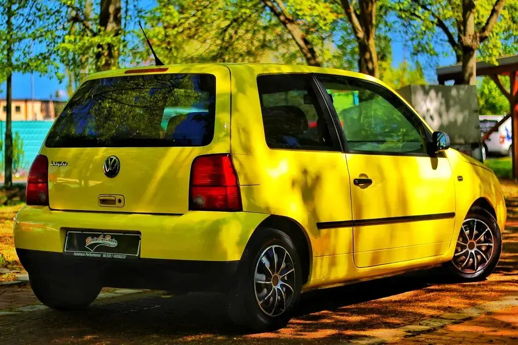 Używany VW Lupo 50 KM (36 kW) 1999 Żółty Hatchback