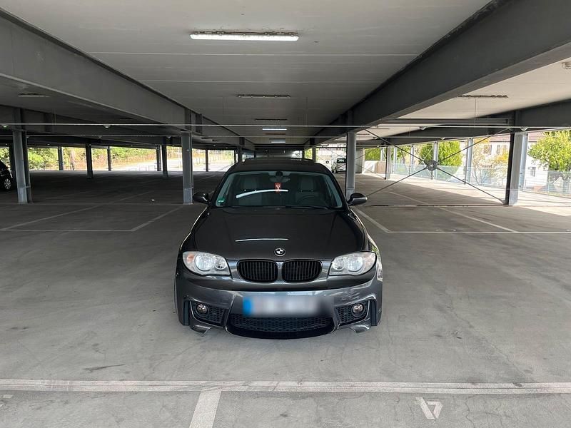 Grau Gebraucht 2006 BMW 118 Basis Kleinwagen | 5.500 € - Bild 1/4