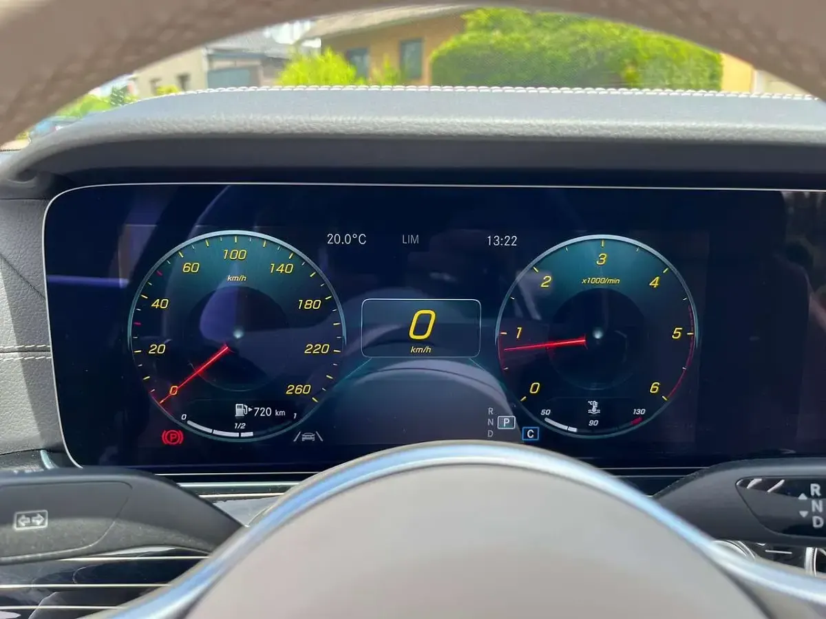 Gebraucht Mercedes CLS220 AMG line 194 PS (142 kW) 2020 Blau Coupé
