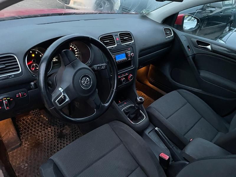 Gebraucht VW Golf VI 122 PS (89 kW) 2009 Rot Kleinwagen