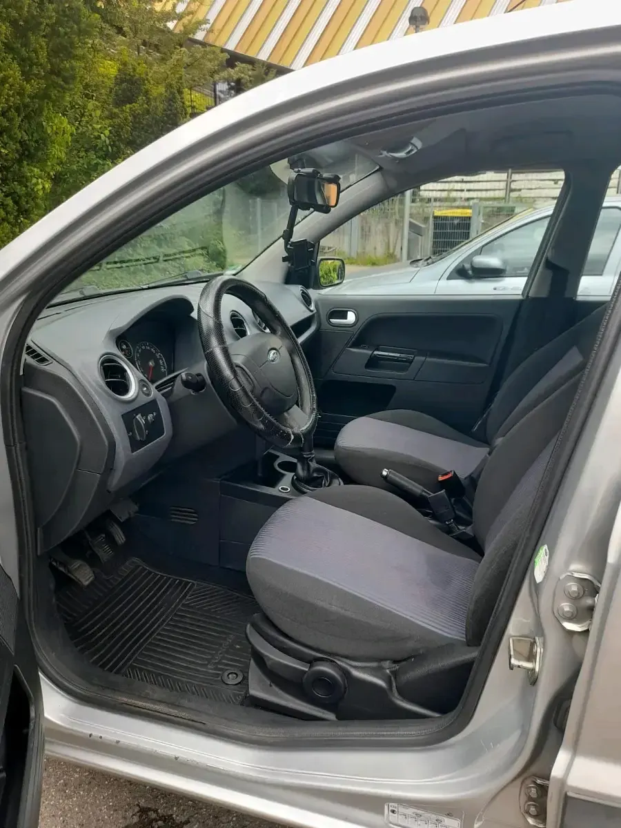 Gebraucht Ford Fusion 80 PS (58 kW) 2008 Grau Kleinwagen