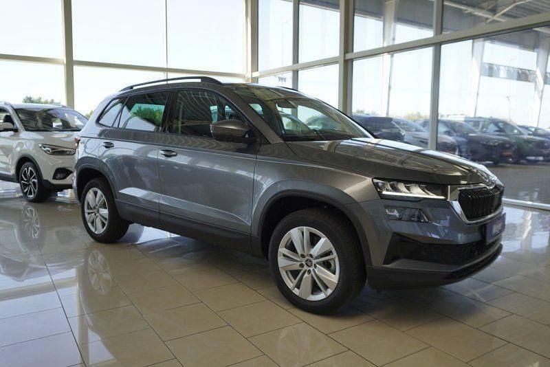 Grau Neu 2025 Skoda Karoq SUV | 31.810 € (Superpreis) - Bild 1/4