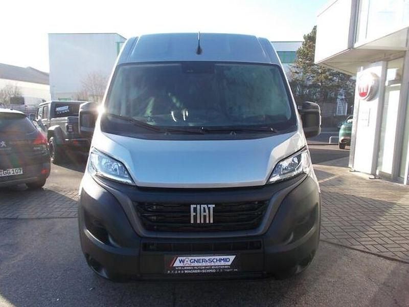 Gebraucht Fiat Ducato 140 PS (102 kW) 2022 Artense grau Van
