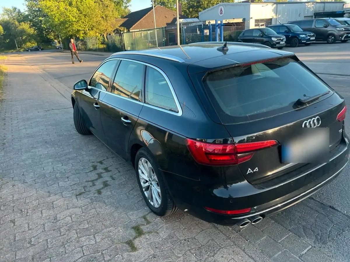 Gebraucht Audi A4 Design 190 PS (139 kW) 2016 Schwarz Kombi