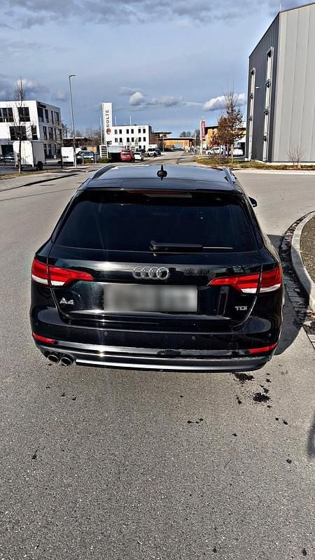 Second-hand Audi A4 Comfort 190 CP (139 kW) 2016 Negru Break