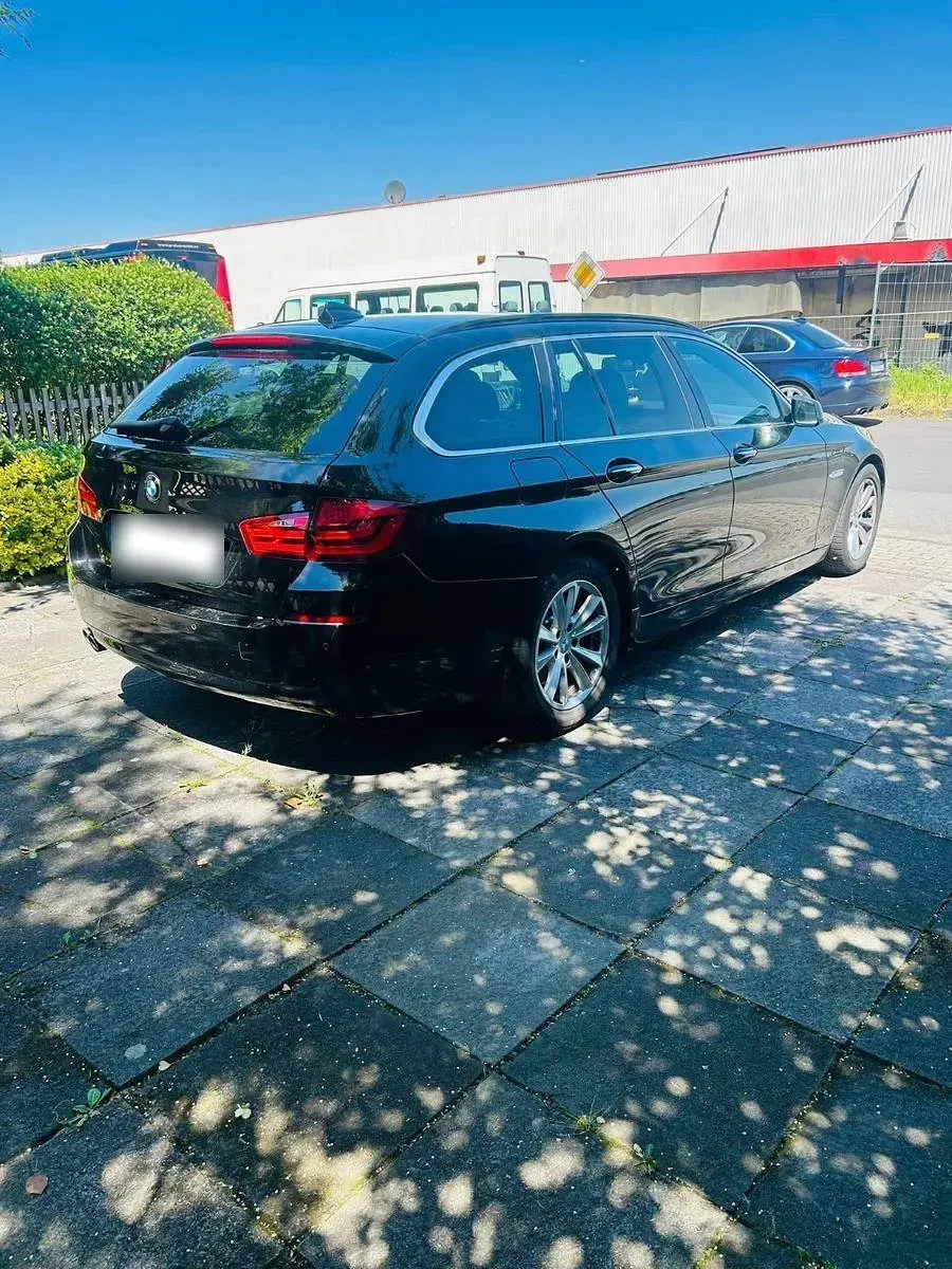 Gebraucht BMW 530 Performance 258 PS (189 kW) 2010 Schwarz Kombi
