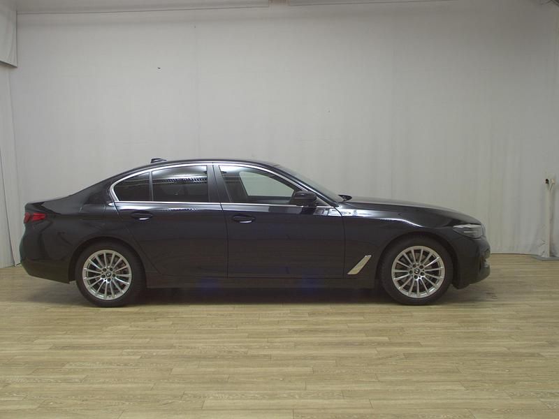 Schwarz Gebraucht 2022 BMW 520 Performance Limousine | 30.980 € (Superpreis) - Bild 1/4