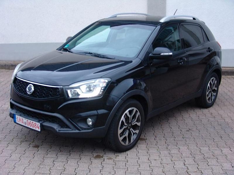 Schwarz Gebraucht 2016 Ssangyong (KGM) Korando Sapphire SUV | 5.999 € (Fairer Preis) - Bild 1/3