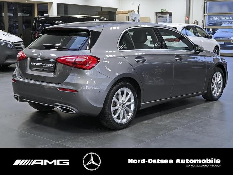 Gebraucht Mercedes A180 Progressive 116 PS (85 kW) 2018 Metalliclack mountaingrau Limousine