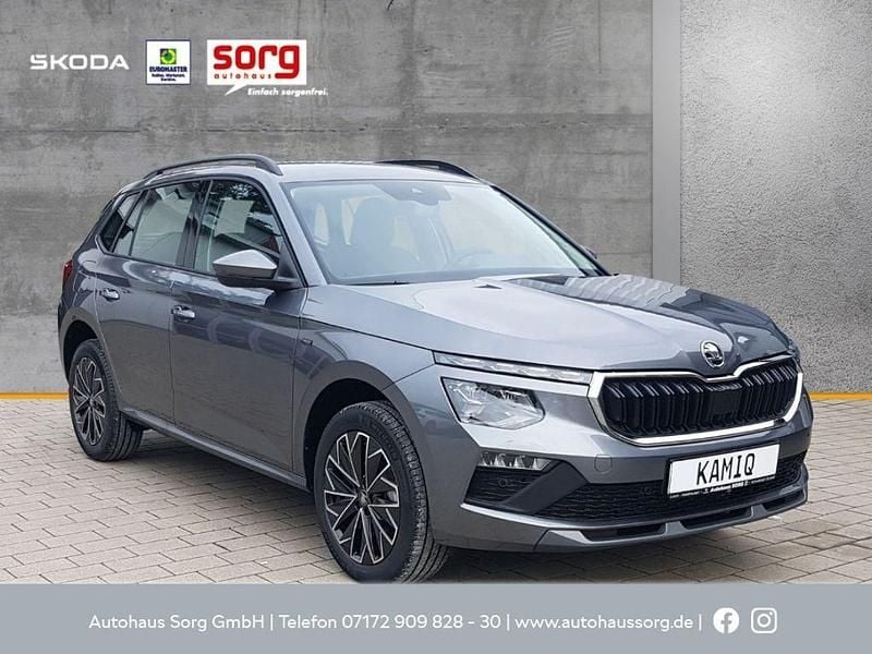Grau Neu 2025 Skoda Kamiq Tour SUV | 30.649 € (Fairer Preis) - Bild 1/4