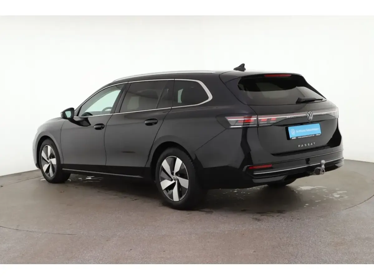 Second-hand VW Passat IQ Drive 150 CP (110 kW) 2025 Negru Break