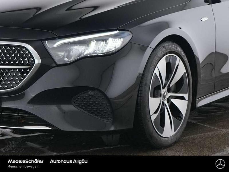 Gebraucht Mercedes E300 Avantgarde 313 PS (230 kW) 2025 Lack obsidianschwarz Kombi