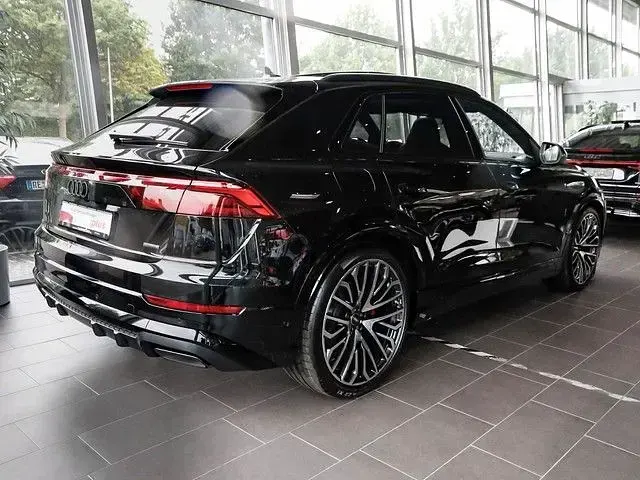 Gebraucht Audi Q8 S-Line 286 PS (210 kW) 2025 Mythosschwarz metallic SUV
