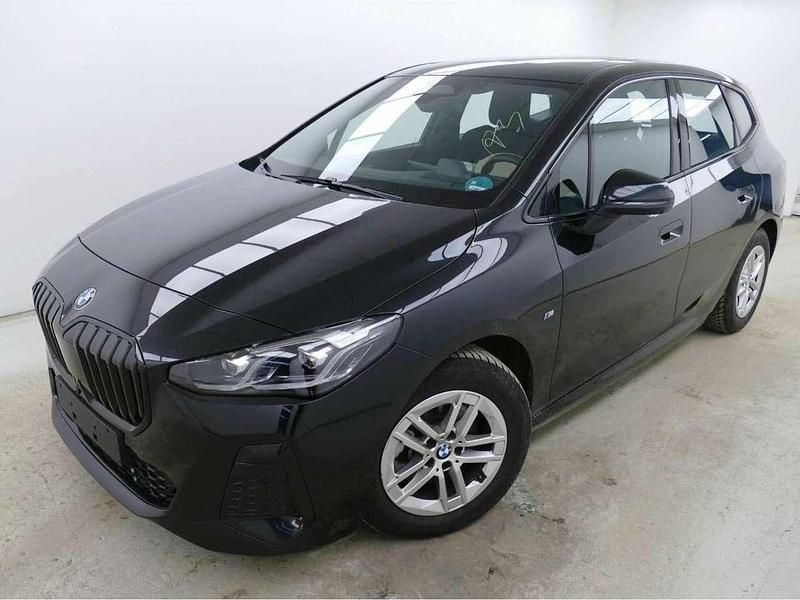 Black saphir Gebraucht 2023 BMW 218 M Sport Van / Kleinbus | 28.890 € (Fairer Preis) - Bild 1/4