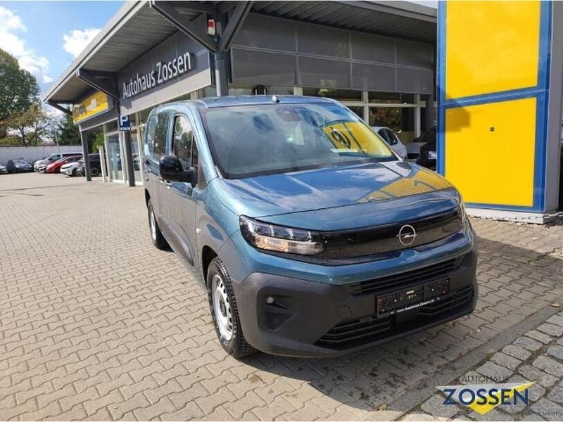 Neu Opel Combo 102 PS (75 kW) 2025 Rot Van / Kleinbus
